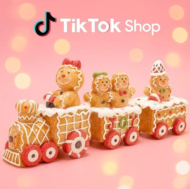 Hodao Christmas Decoration Set: Gingerbread Train, Santa Claus, Gnome Figurines, Christmas Gifts, Suitable for Families to Use as Party Decorations and Christmas Ornament Decor Tree Flocked Green